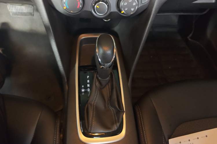 Used Chevrolet Cavalier 2018 320 Automatic Xinyue Edition Gear Lever
