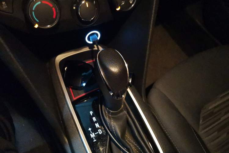 Used Chevrolet Cavalier 2018 320 Automatic Enjoyment Sunroof Edition Gear Lever