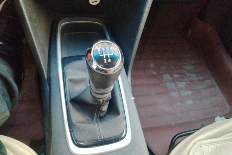 Used Chevrolet Cavalier 2018 320 Manual Xinyue Edition Gear Lever
