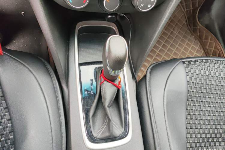 Used Chevrolet Cavalier 2018 320 Automatic Enjoyment Sunroof Edition Gear Lever