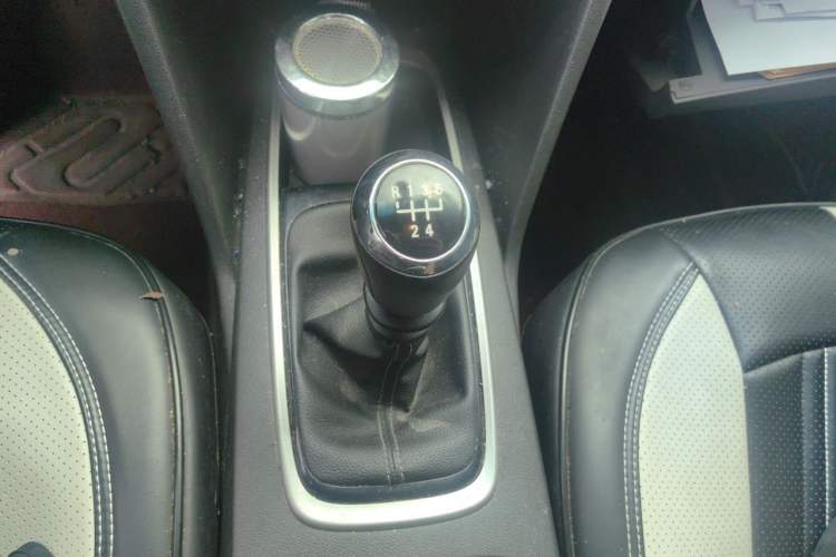 Used Chevrolet Cavalier 2018 320 Manual Xinyue Edition Gear Lever