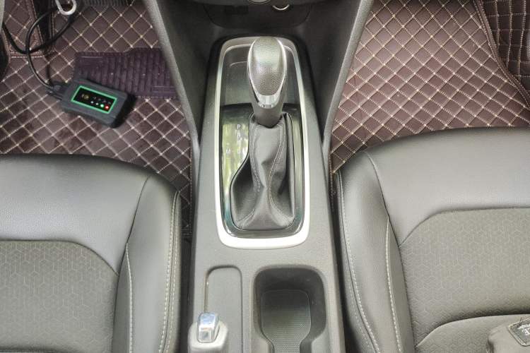 Used Chevrolet Cavalier 2018 320 Automatic Xinyue Edition Gear Lever