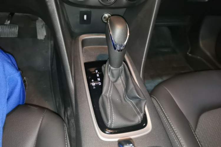 Used Chevrolet Cavalier 2018 320 Automatic Xinyue Edition Gear Lever