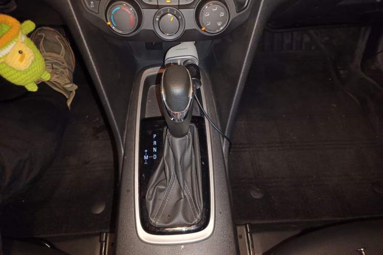 Used Chevrolet Cavalier 2018 320 Automatic Xinyue Edition Gear Lever