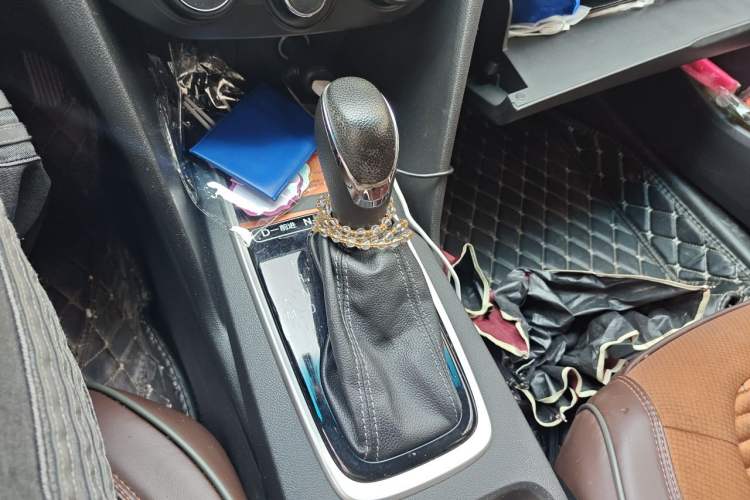 Used Chevrolet Cavalier 2018 320 Automatic Enjoyment Edition Gear Lever