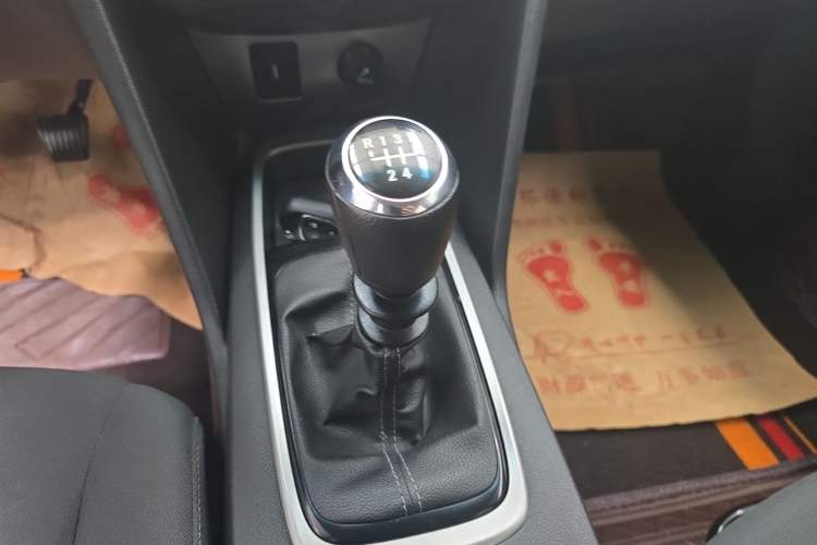 Used Chevrolet Cavalier 2018 320 Manual Enjoyment Edition Gear Lever