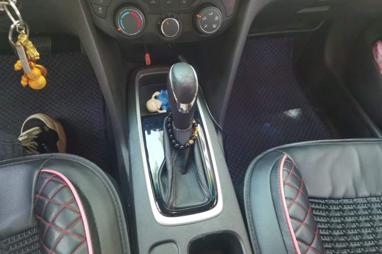 Used Chevrolet Cavalier 2018 320 Automatic Xinyue Edition Gear Lever