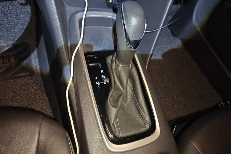 Used Chevrolet Cavalier 2018 320 Automatic Enjoyment Edition Gear Lever