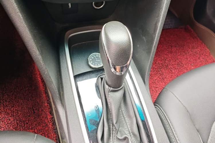 Used Chevrolet Cavalier 2018 320 Automatic Xinyue Edition Gear Lever