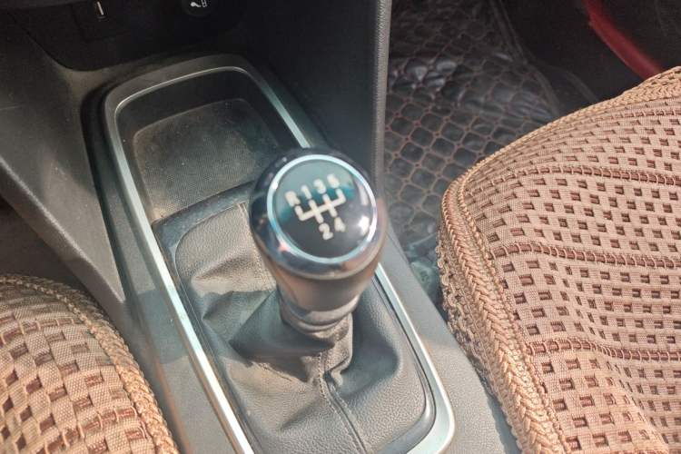 Used Chevrolet Cavalier 2018 320 Manual Xinyue Edition Gear Lever