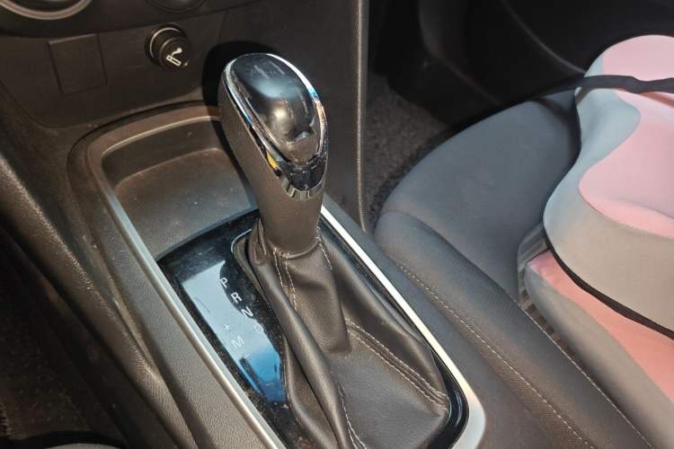 Used Chevrolet Cavalier 2018 320 Automatic Enjoyment Sunroof Edition Gear Lever