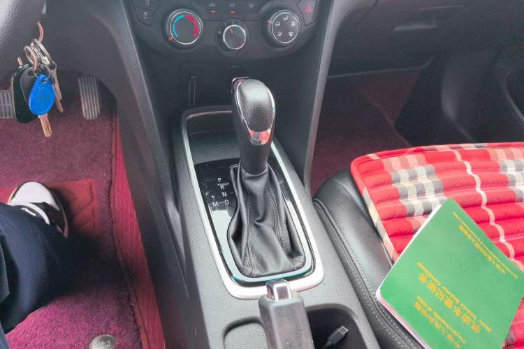 Used Chevrolet Cavalier 2018 320 Automatic Xinyue Edition Gear Lever