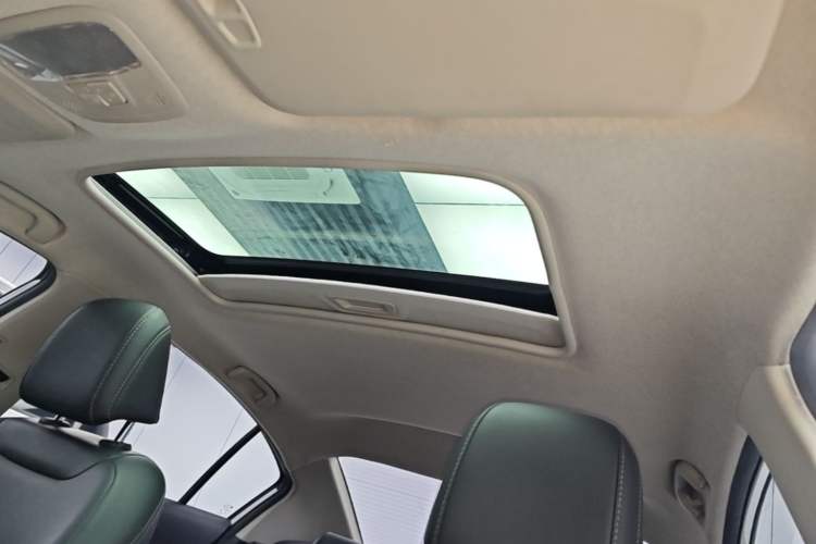 Used Chevrolet Cavalier 2018 320 Automatic Xinyue Edition Headliner