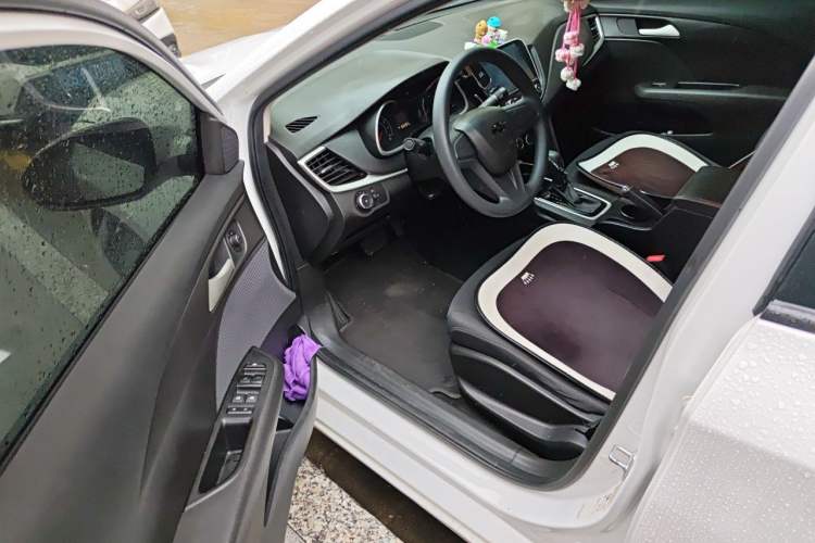 Used Chevrolet Cavalier 2018 320 Automatic Enjoyment Sunroof Edition Interior 3