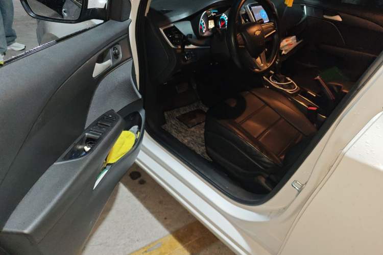 Used Chevrolet Cavalier 2018 320 Automatic Enjoyment Sunroof Edition Interior 3
