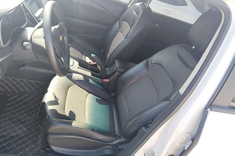 Used Chevrolet Cavalier 2018 320 Manual Xinyue Edition Left Front Seat