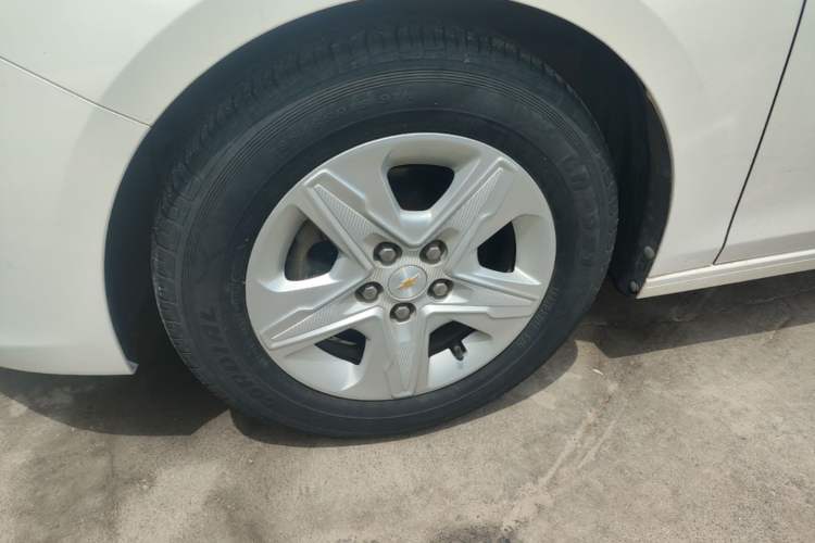 Used Chevrolet Cavalier 2018 320 Automatic Enjoyment Sunroof Edition Left Front Wheel Hub