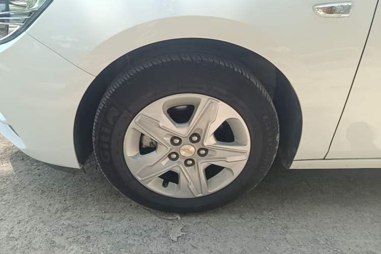 Used Chevrolet Cavalier 2018 320 Automatic Enjoyment Sunroof Edition Left Front Wheel Hub