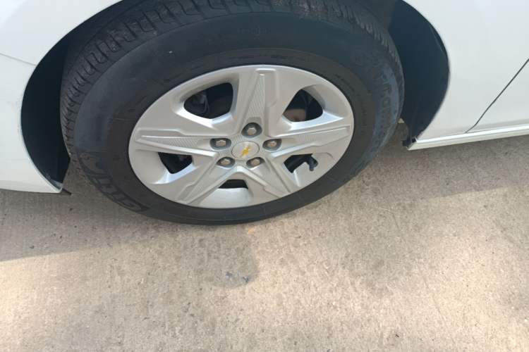 Used Chevrolet Cavalier 2018 320 Automatic Enjoyment Sunroof Edition Left Front Wheel Hub
