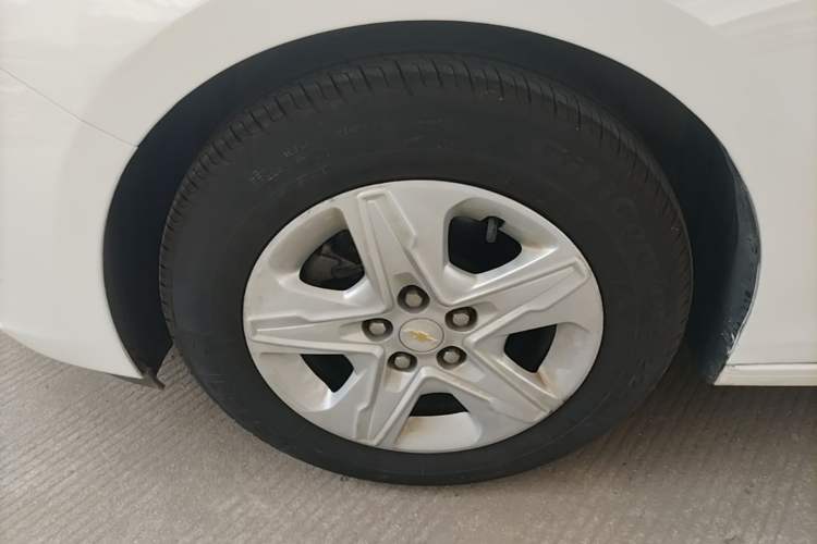 Used Chevrolet Cavalier 2018 320 Automatic Enjoyment Sunroof Edition Left Front Wheel Hub