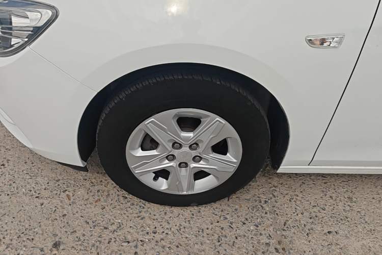 Used Chevrolet Cavalier 2018 320 Manual Enjoyment Edition Left Front Wheel Hub