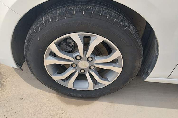 Used Chevrolet Cavalier 2018 320 Automatic Enjoyment Sunroof Edition Left Front Wheel Hub