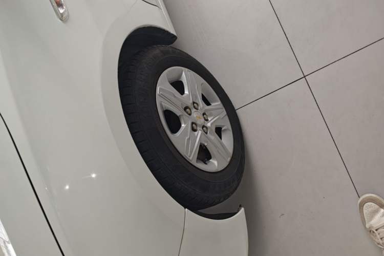 Used Chevrolet Cavalier 2018 320 Automatic Enjoyment Sunroof Edition Left Front Wheel Hub