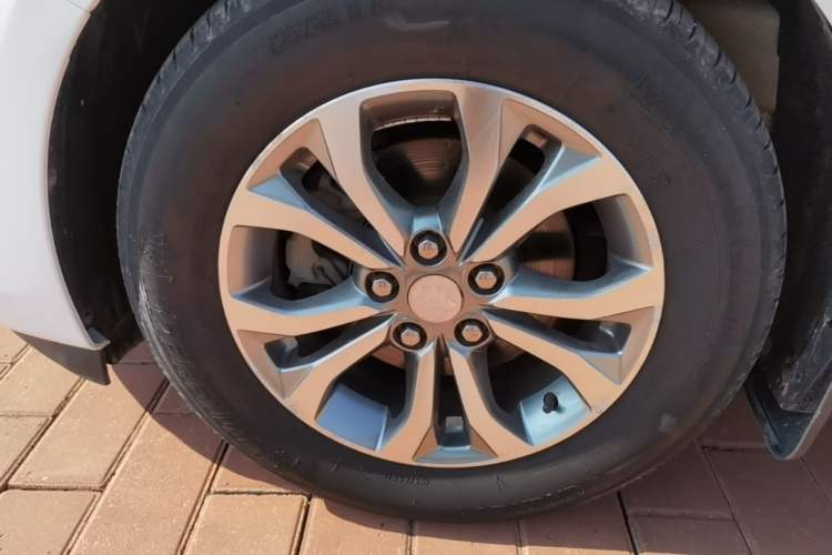 Used Chevrolet Cavalier 2018 320 Manual Enjoyment Edition Left Front Wheel Hub