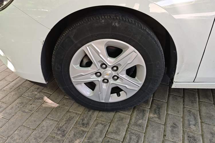 Used Chevrolet Cavalier 2018 320 Automatic Enjoyment Sunroof Edition Left Front Wheel Hub