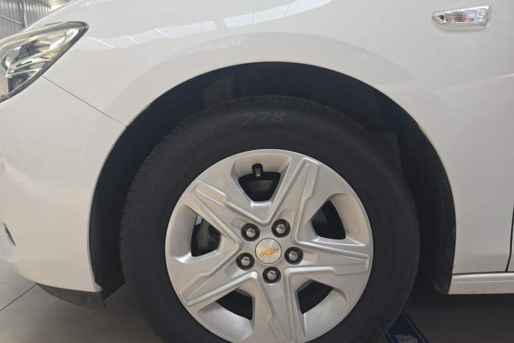 Used Chevrolet Cavalier 2018 320 Manual Enjoyment Edition Left Front Wheel Hub