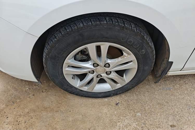 Used Chevrolet Cavalier 2018 320 Automatic Xinyue Edition Left Front Wheel Hub