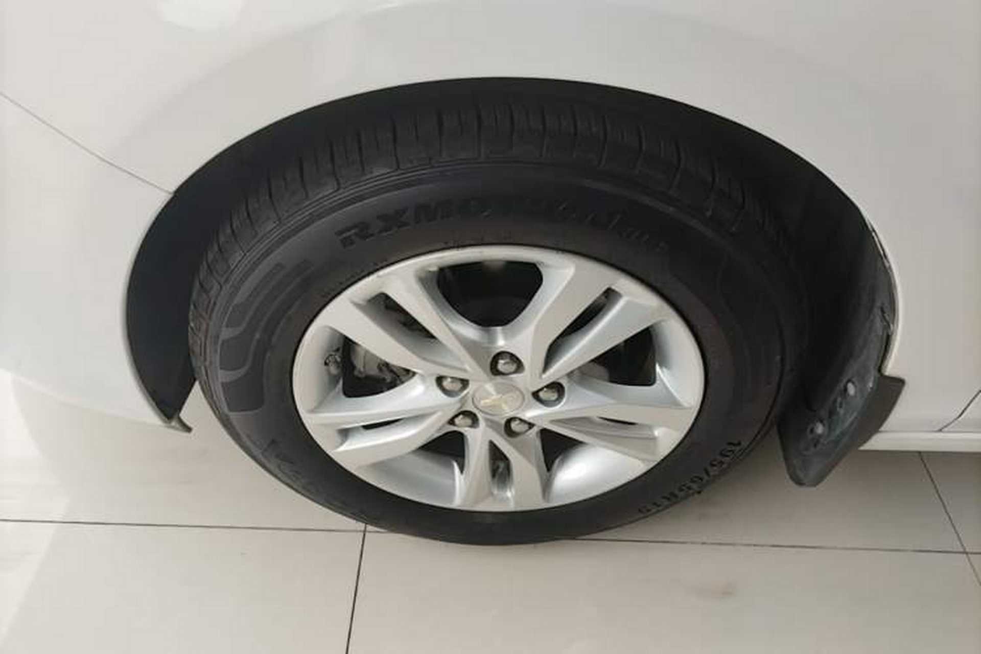 Used Chevrolet Cavalier 2018 320 Automatic Xinyue Edition Left Front Wheel Hub