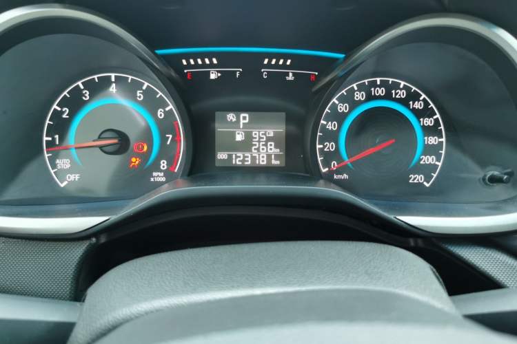 Used Chevrolet Cavalier 2018 320 Automatic Enjoyment Sunroof Edition Odometer Close Up