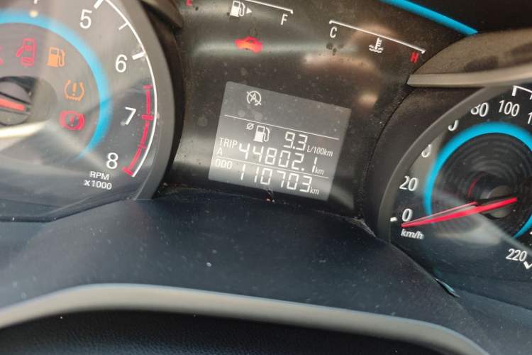Used Chevrolet Cavalier 2018 320 Manual Xinyue Edition Odometer Close Up