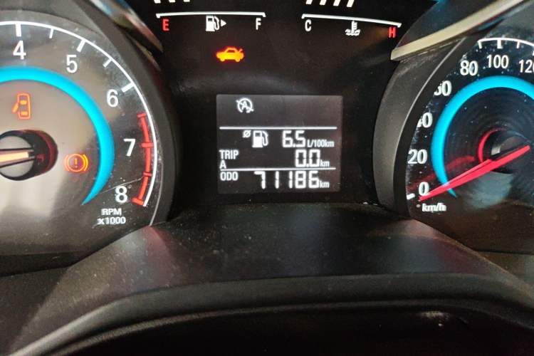 Used Chevrolet Cavalier 2018 320 Manual Enjoyment Edition Odometer Close Up