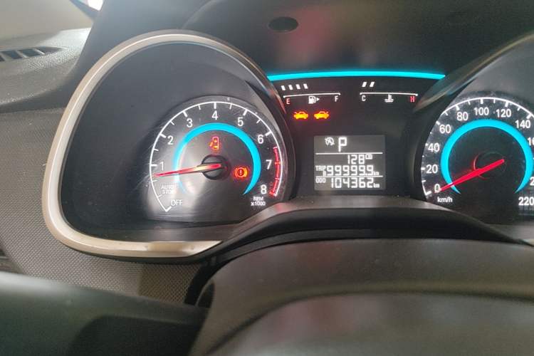 Used Chevrolet Cavalier 2018 320 Automatic Enjoyment Sunroof Edition Odometer Close Up