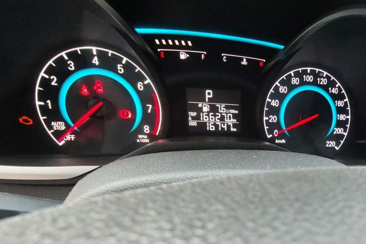 Used Chevrolet Cavalier 2018 320 Automatic Enjoyment Sunroof Edition Odometer Close Up