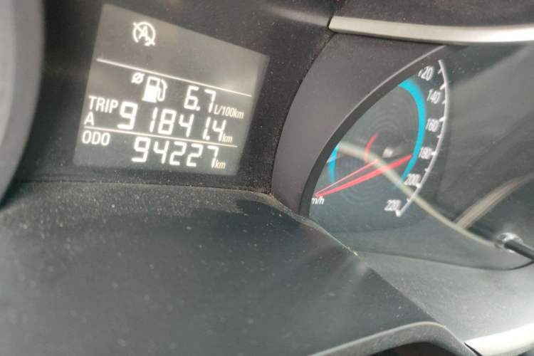 Used Chevrolet Cavalier 2018 320 Manual Enjoyment Edition Odometer Close Up