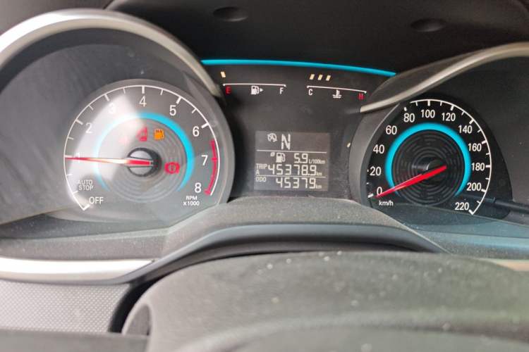 Used Chevrolet Cavalier 2018 320 Automatic Enjoyment Sunroof Edition Odometer Close Up