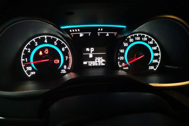 Used Chevrolet Cavalier 2018 320 Automatic Enjoyment Sunroof Edition Odometer Close Up