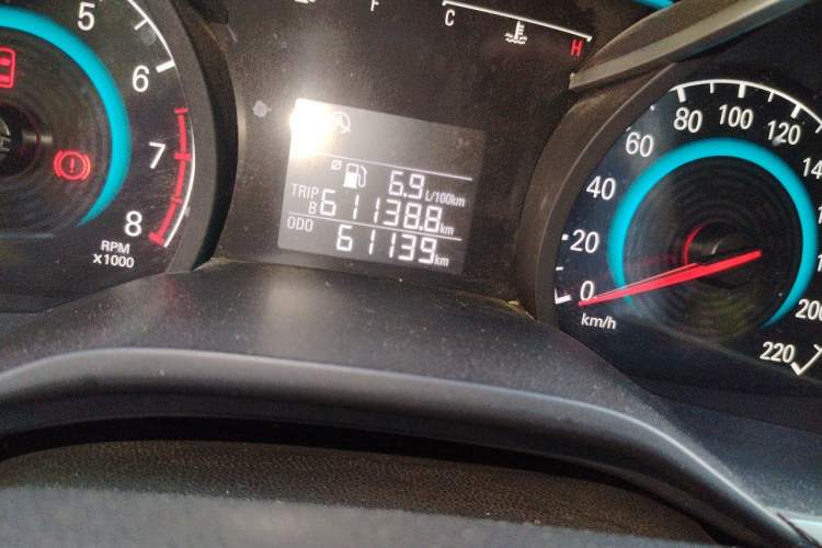Used Chevrolet Cavalier 2018 320 Manual Xinyue Edition Odometer Close Up