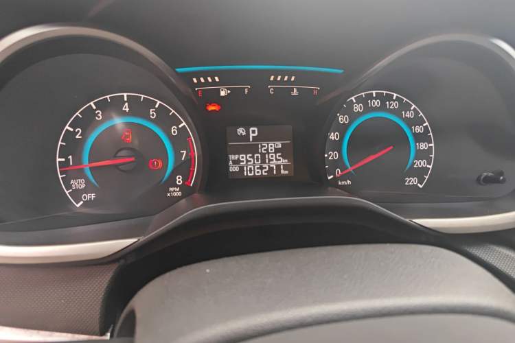 Used Chevrolet Cavalier 2018 320 Automatic Enjoyment Sunroof Edition Odometer Close Up