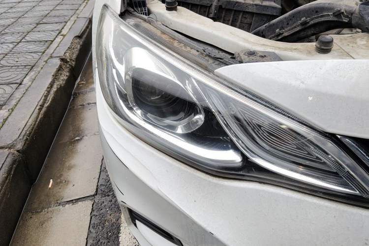 Used Chevrolet Cavalier 2018 320 Automatic Xinyue Edition Right Front Headlight