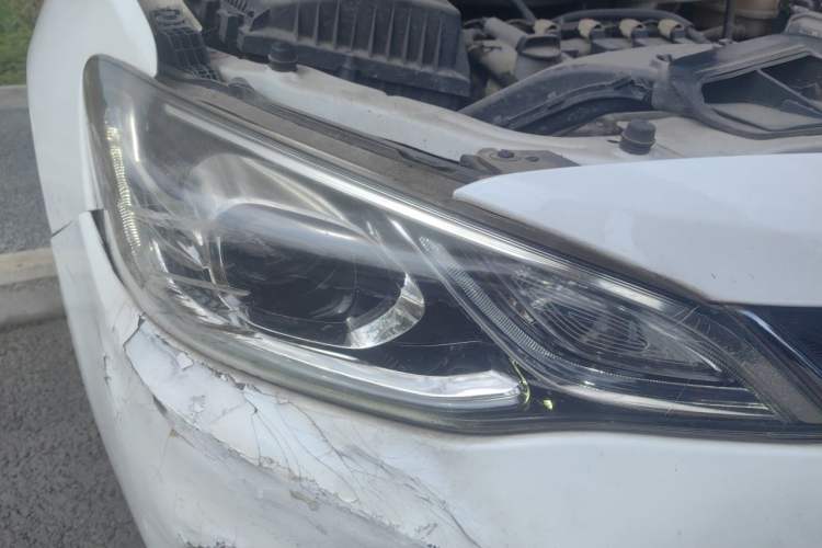 Used Chevrolet Cavalier 2018 320 Manual Xinyue Edition Right Front Headlight
