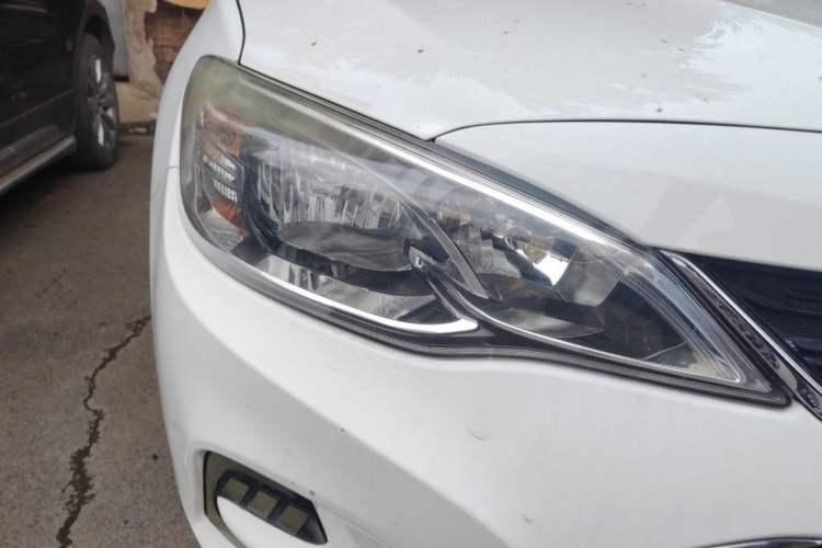 Used Chevrolet Cavalier 2018 320 Automatic Xinyue Edition Right Front Headlight