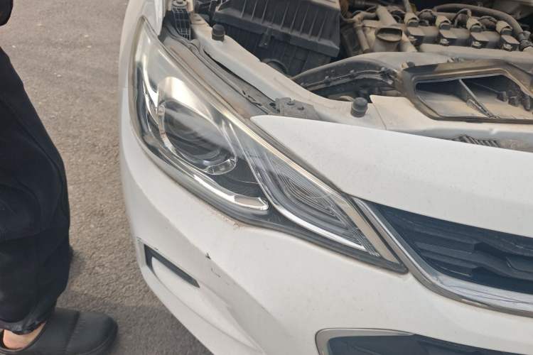 Used Chevrolet Cavalier 2018 320 Manual Xinyue Edition Right Front Headlight