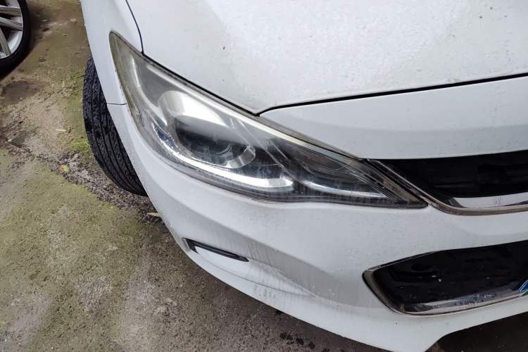 Used Chevrolet Cavalier 2018 320 Manual Xinyue Edition Right Front Headlight