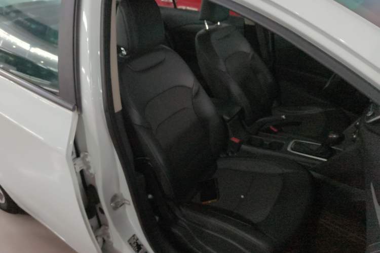Used Chevrolet Cavalier 2018 320 Automatic Xinyue Edition Right Front Seat