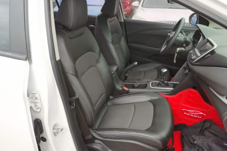 Used Chevrolet Cavalier 2018 320 Manual Xinyue Edition Right Front Seat