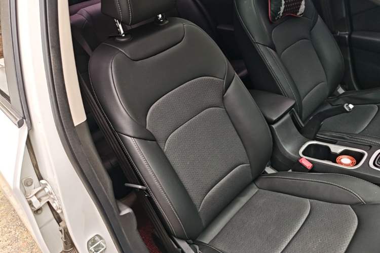 Used Chevrolet Cavalier 2018 320 Automatic Xinyue Edition Right Front Seat